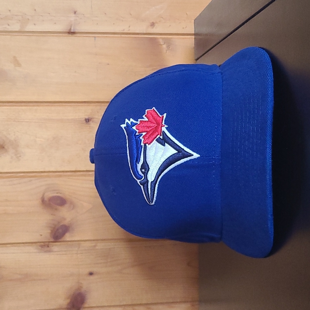 Toronto Bluejays fitted hat size 7.5